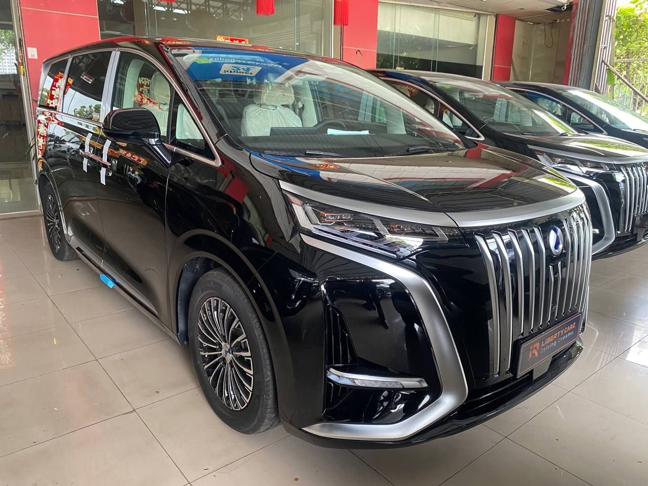 DENZA D9 EV 2025