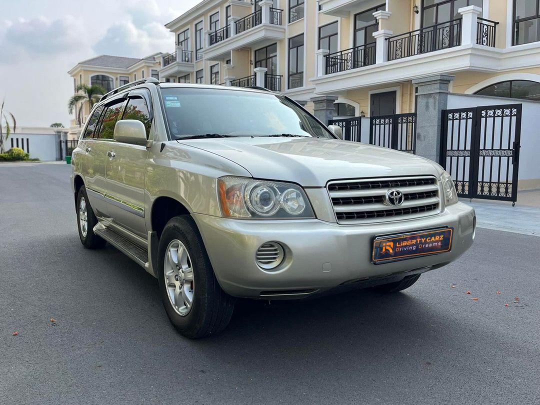 តូយ៉ូតា Highlander 2002forsale