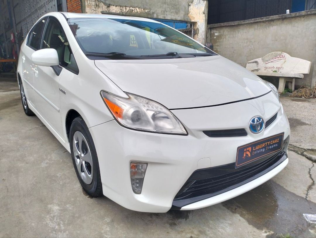 តូយ៉ូតា Prius 2014forsale