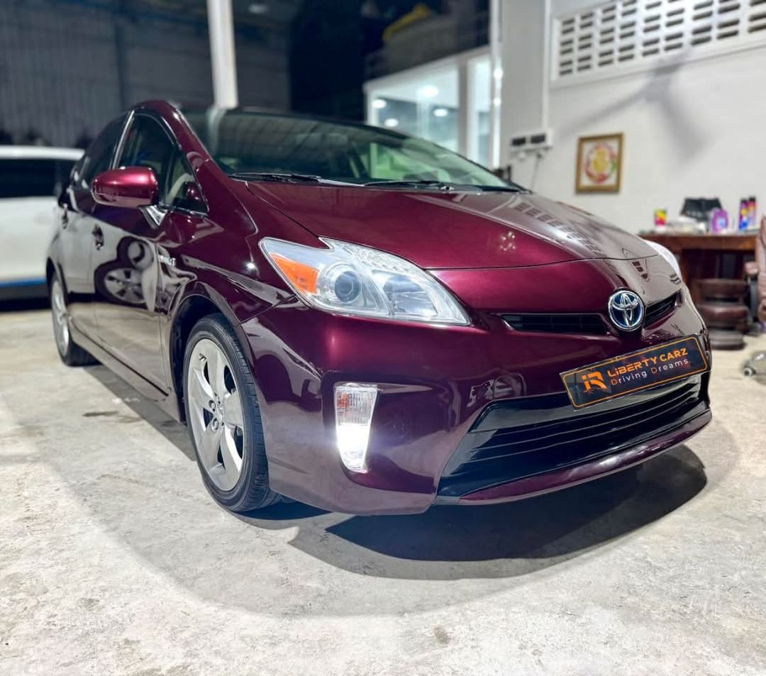 តូយ៉ូតា Prius 2013forsale