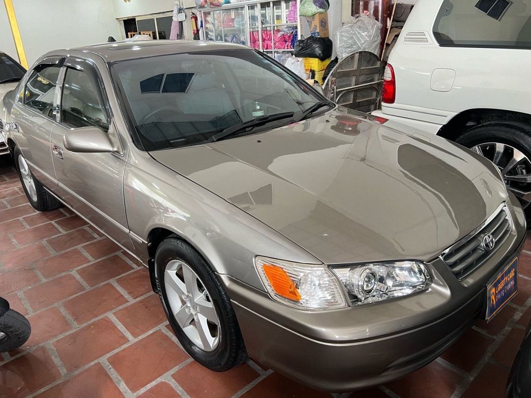 តូយ៉ូតា Camry Le 1999forsale