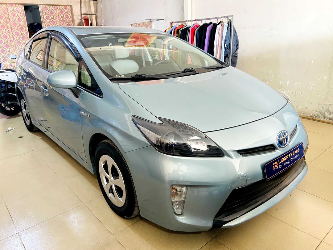 តូយ៉ូតា Prius 2012forsale