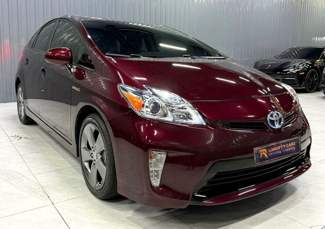 តូយ៉ូតា Prius 2013forsale
