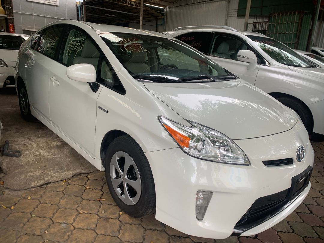 តូយ៉ូតា Prius 2013forsale