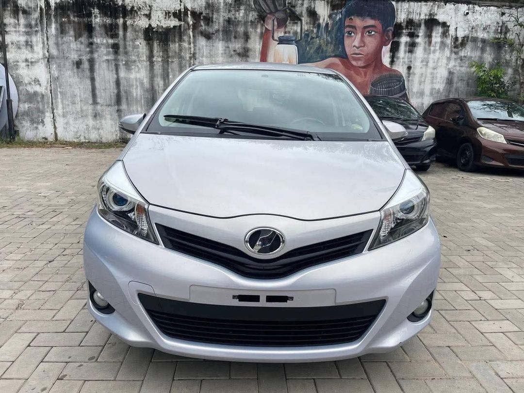 丰田 Vitz 2013forsale