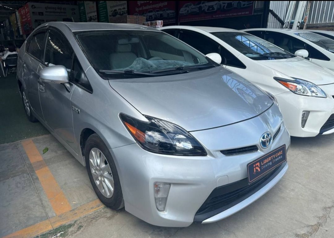 តូយ៉ូតា Prius 2013forsale