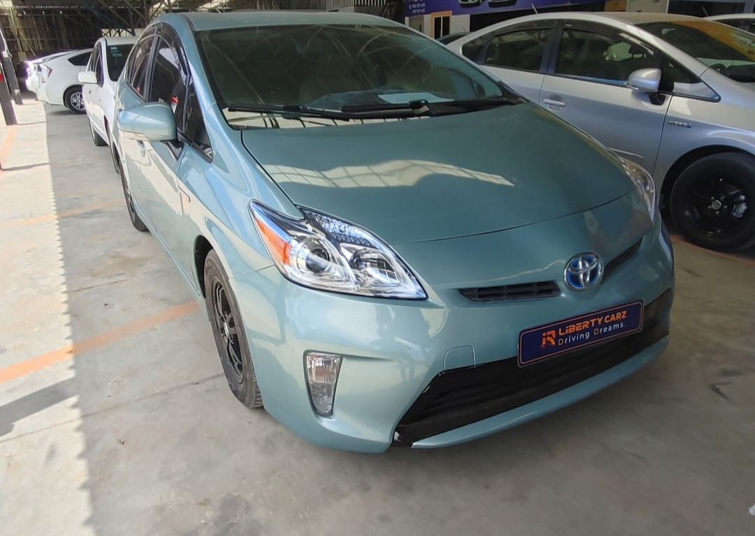 តូយ៉ូតា Prius 2012forsale