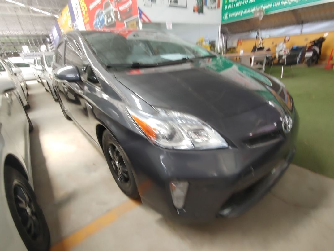 តូយ៉ូតា Prius 2012forsale