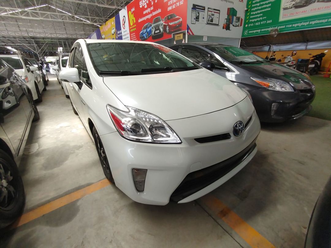 តូយ៉ូតា Prius 2013forsale