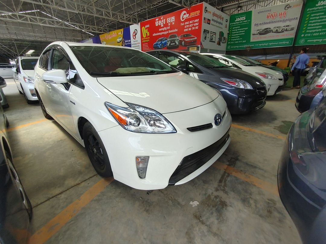 តូយ៉ូតា Prius 2013forsale