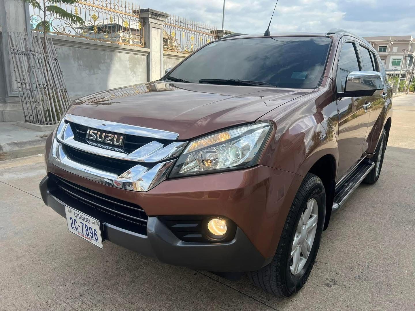 ISUZU MU-X 2017