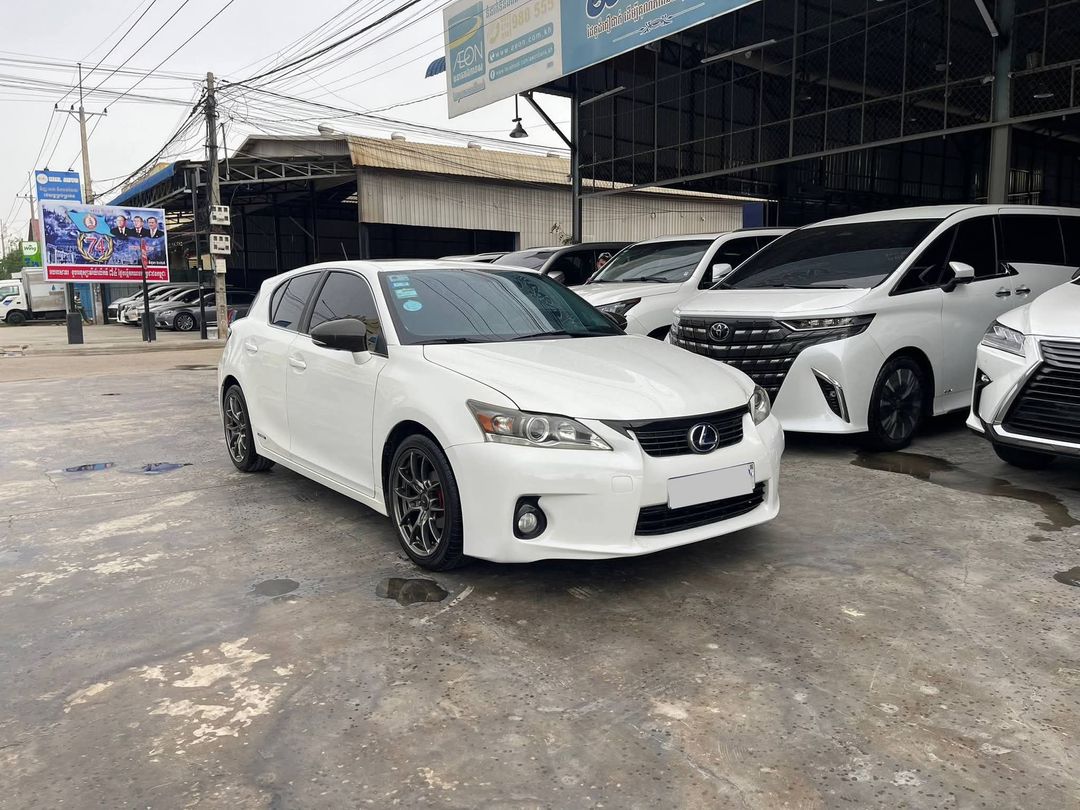 雷克萨斯 CT-200h 2013forsale