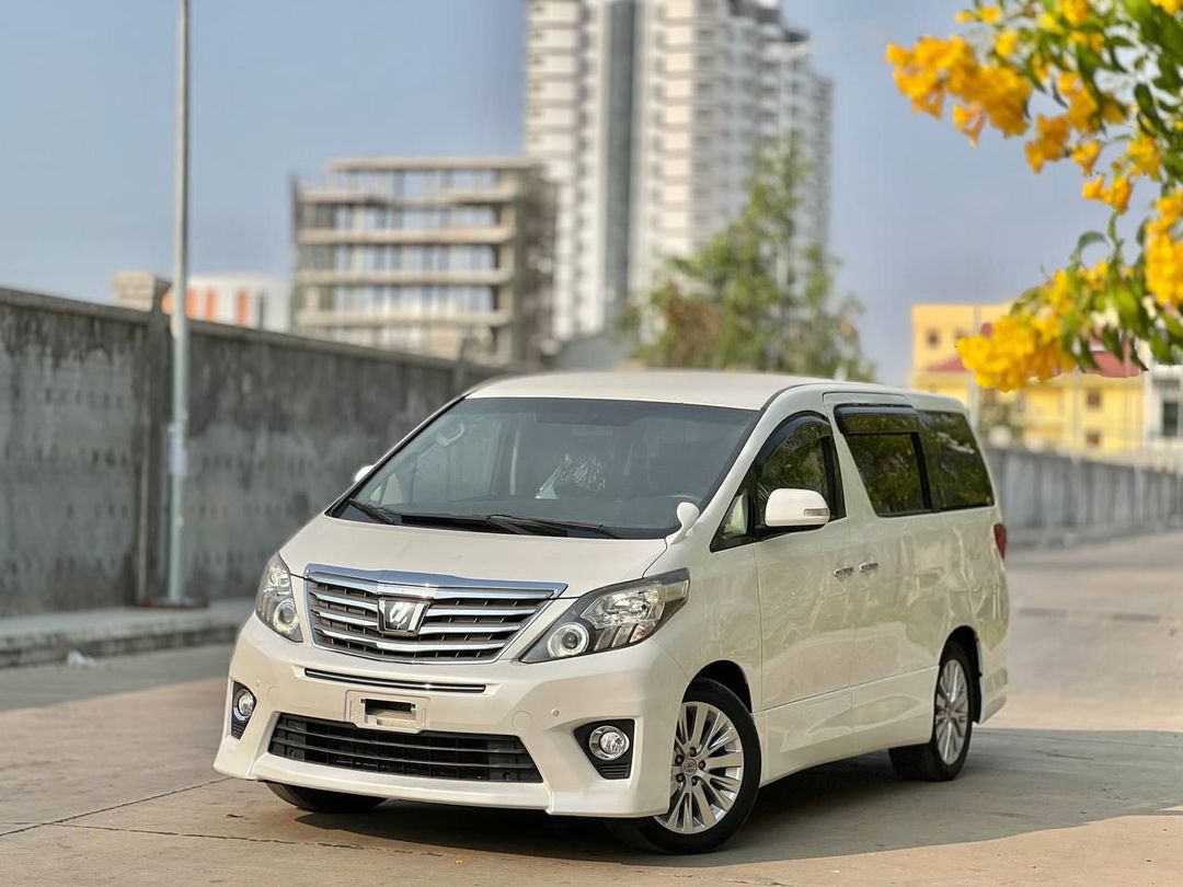 តូយ៉ូតា អាល់ហ្វា 2013forsale