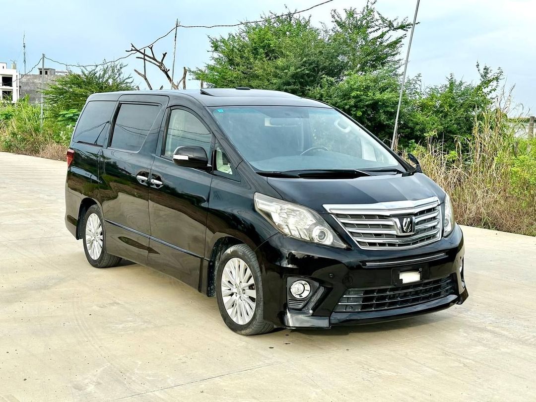តូយ៉ូតា អាល់ហ្វា 2015forsale