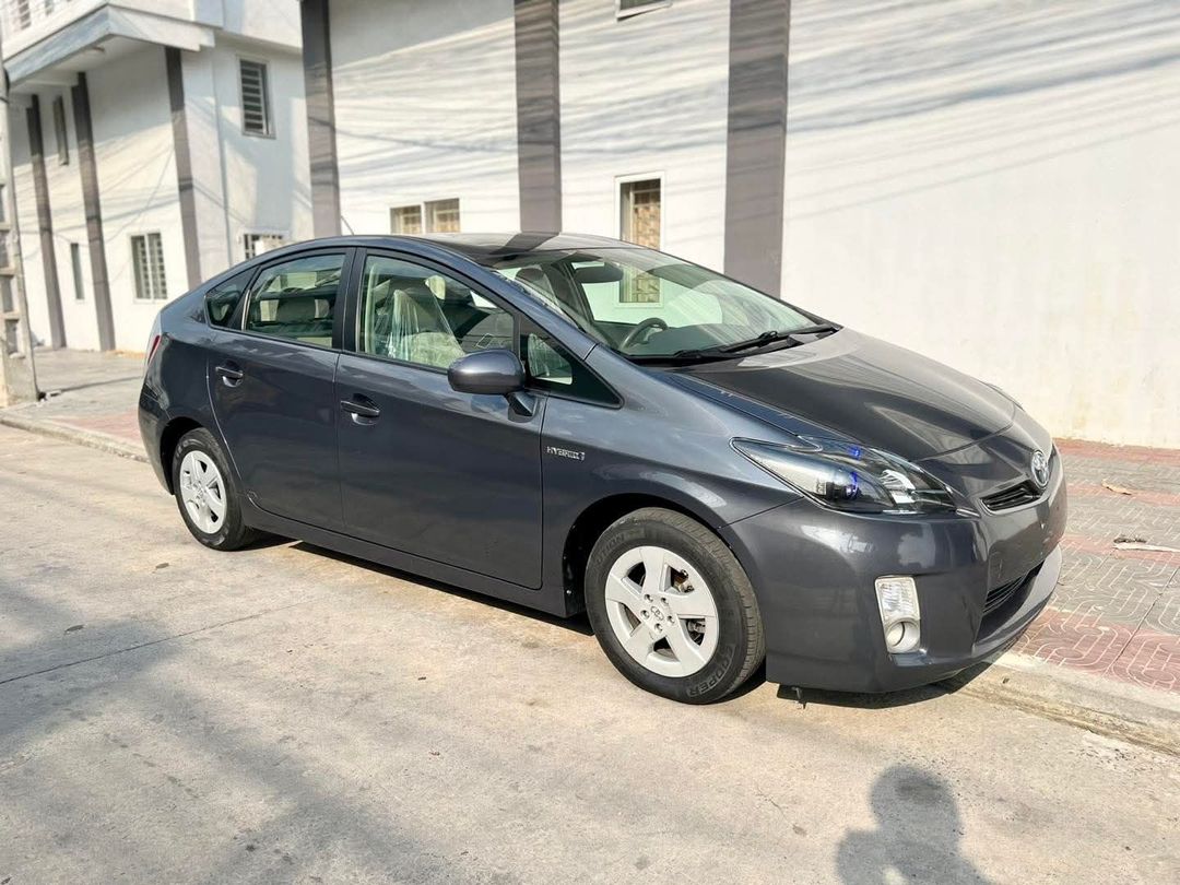 តូយ៉ូតា Prius 2011forsale