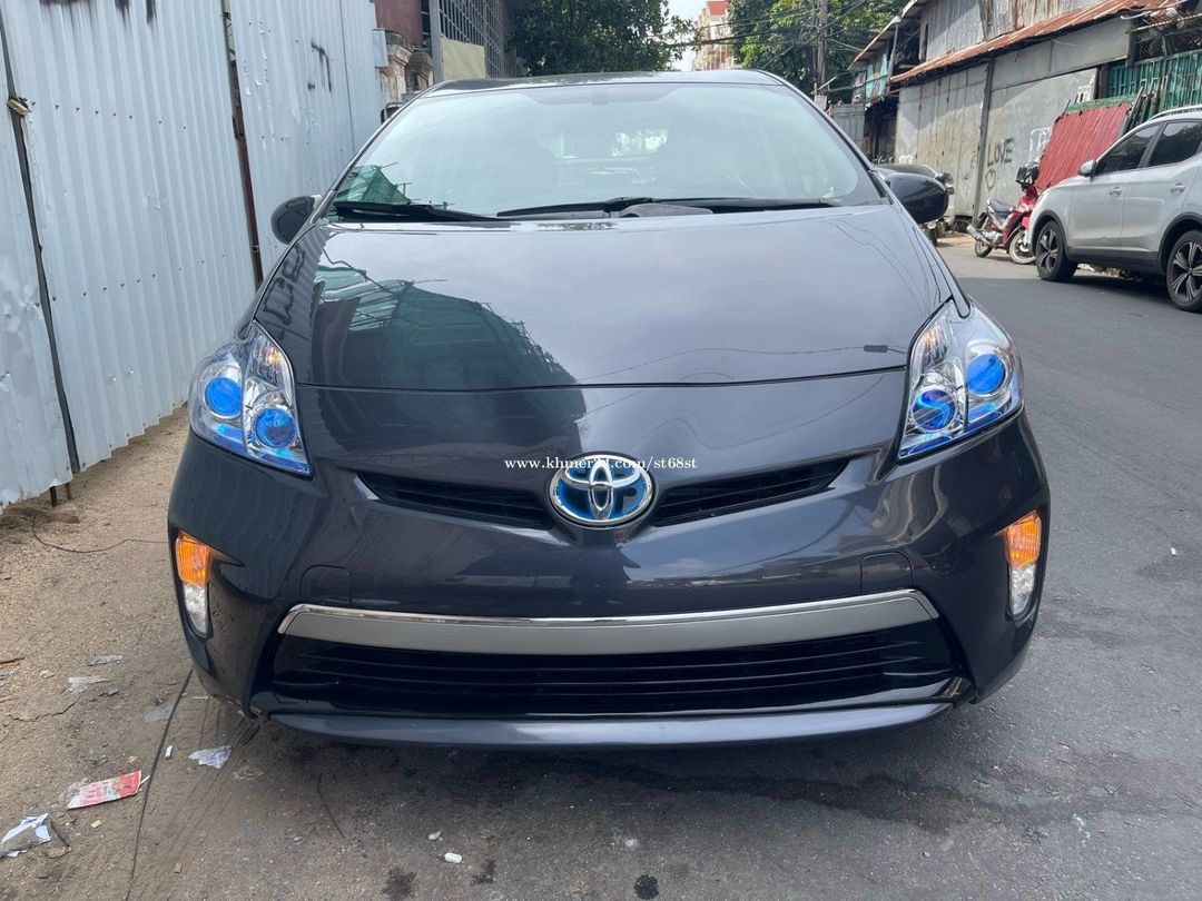 តូយ៉ូតា Prius Plug In 2012forsale