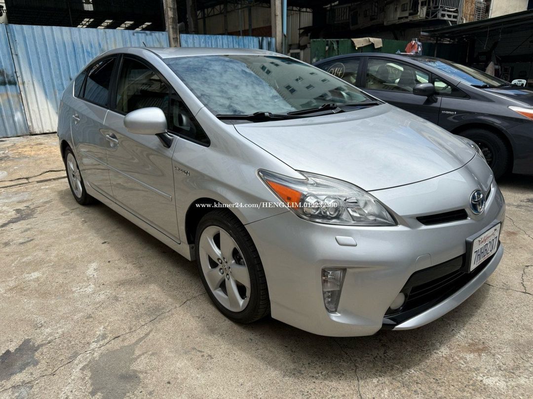 តូយ៉ូតា Prius 2014forsale